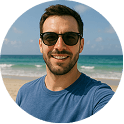 Gerenciador de portfólio experiente avaliando ganhos de negociação automatizada em Coral Fundivo